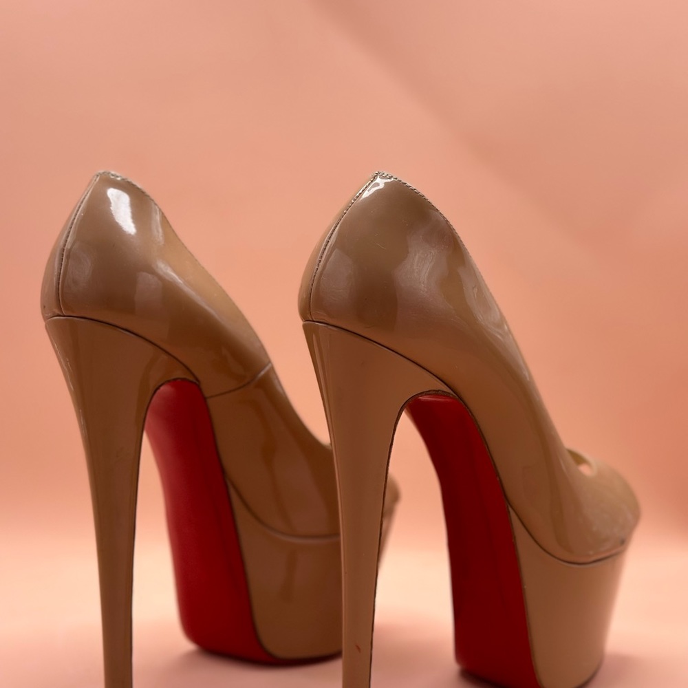 Christian Louboutin Beige Patent Leather Jamie Platform Pumps Size EU36